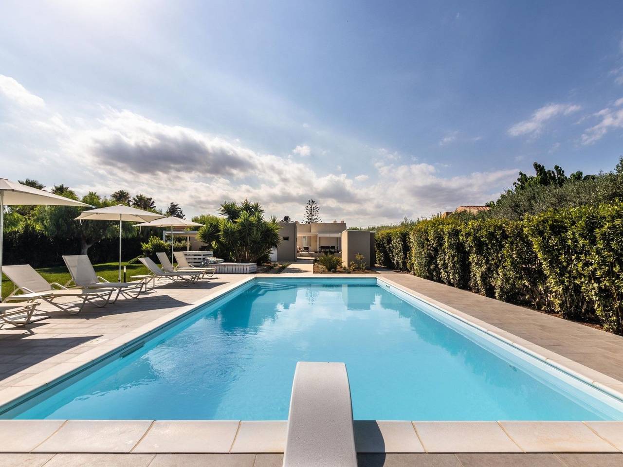 'Villa Paolo' mit Gemeinschaftspool in Spiaggia di Eloro, Lido di Noto