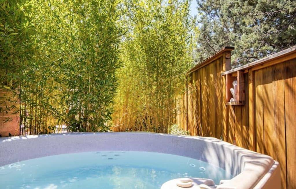 Ganze Wohnung, Uptown Zen Studio and Hot Tub in Sedona, Oak Creek Canyon