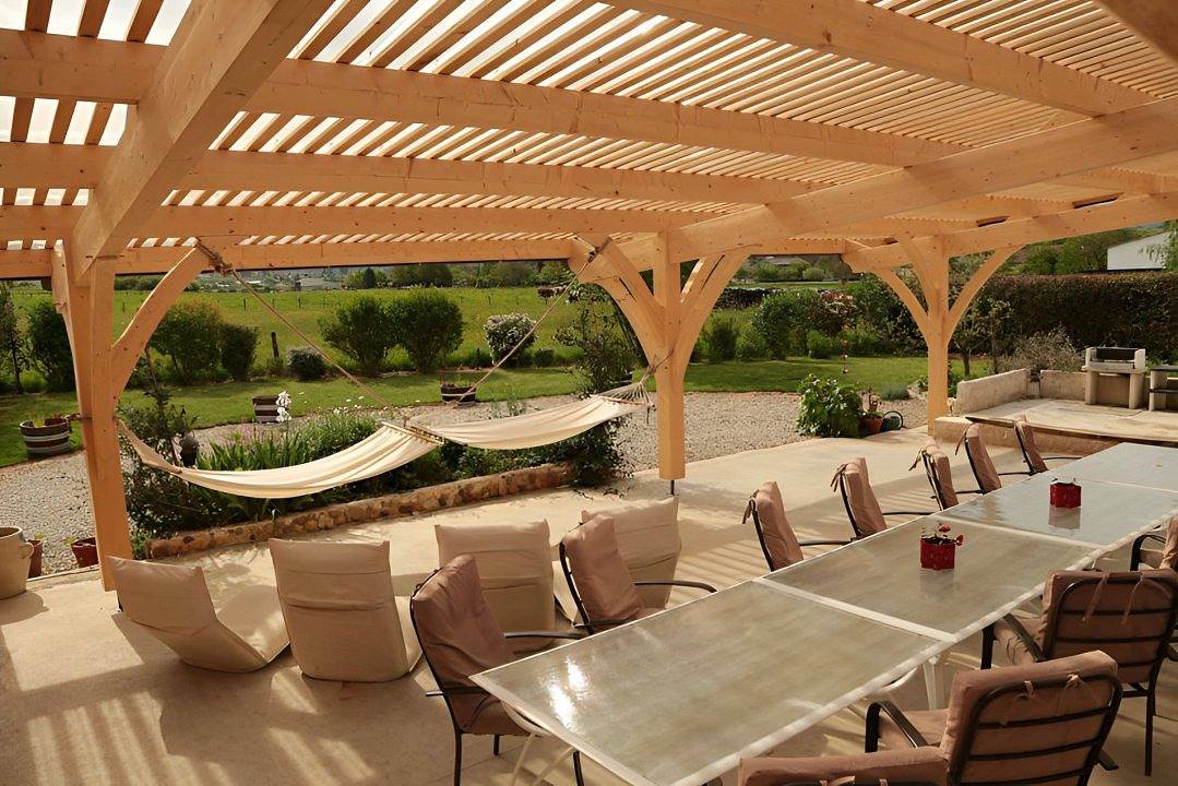 Gite des Flâneurs - Grande maison 10-15 pers - terrasse couverte in Villette-lès-Arbois, Jura