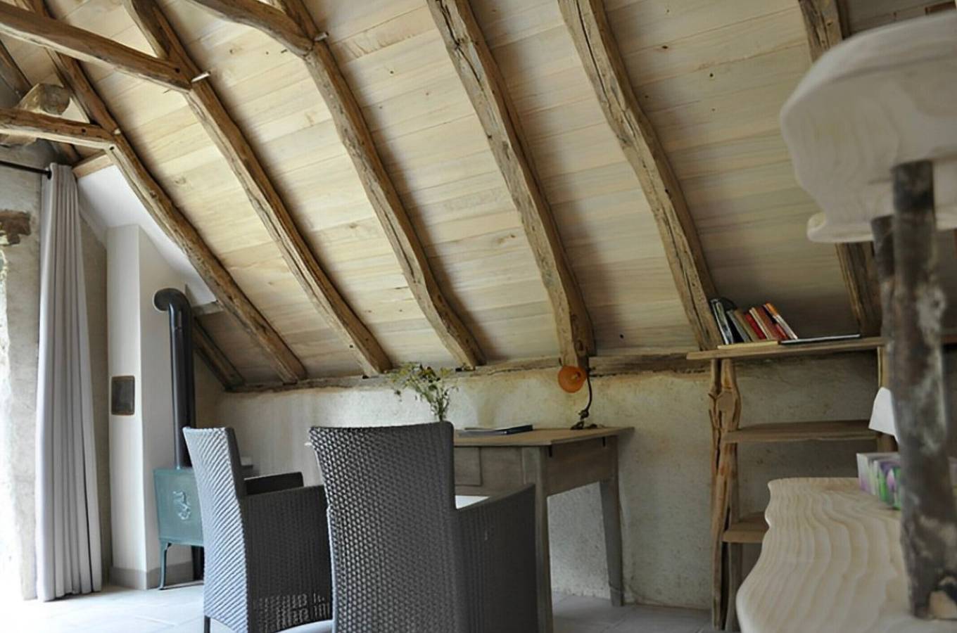 La Saugette Guest Room with Private Terrace, Shared Garden, and Wi-Fi in Marcilhac-sur-Célé, Causses du Quercy Regional Nature Park