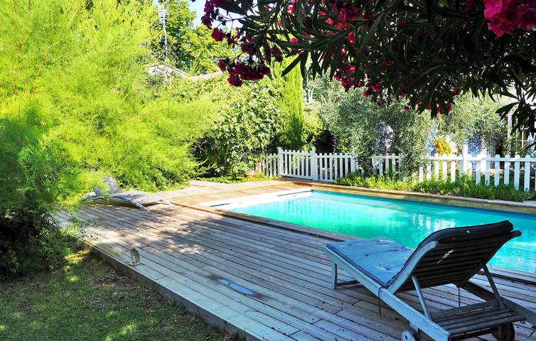 Apartamento de lujo con piscina y parking: Fontvieille in Fontvieille, Region de Arles