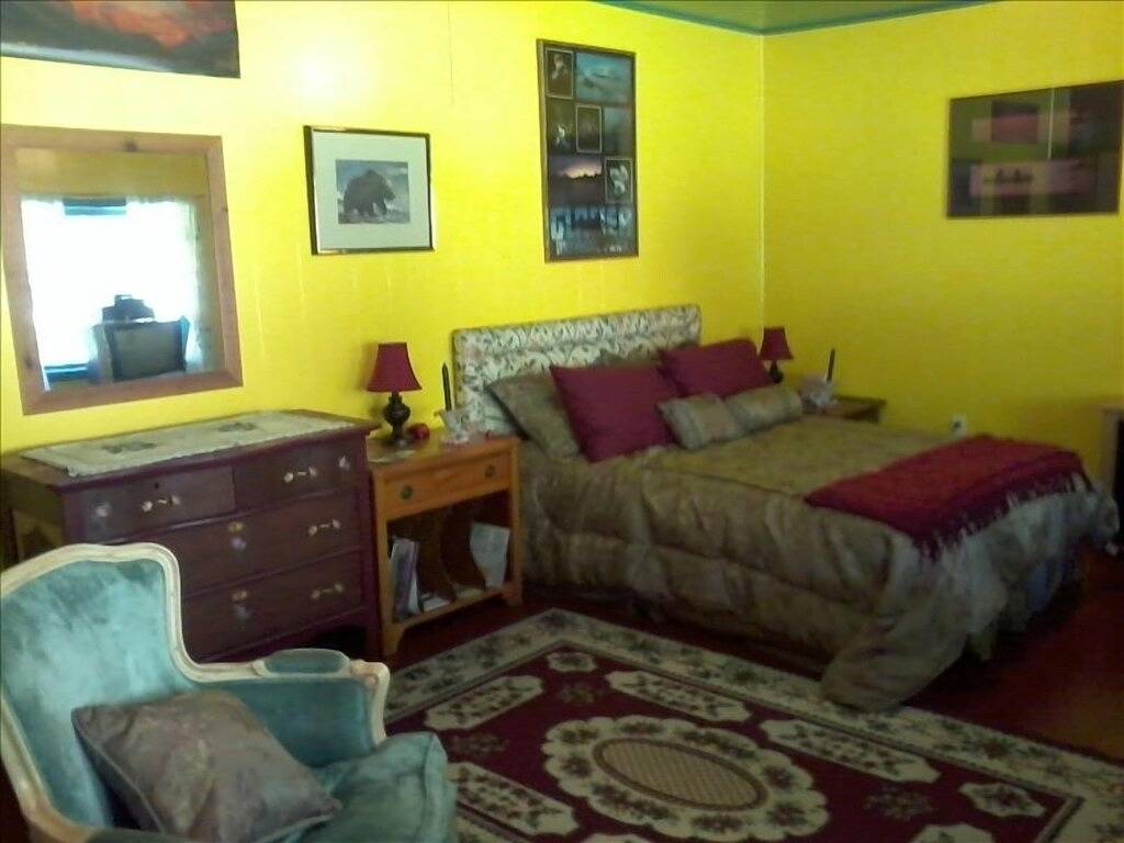 Eine private, gemütliche Hütte in der Nähe von Bigfork für zwei mit einer Clawfoot in Flathead Nationalwald