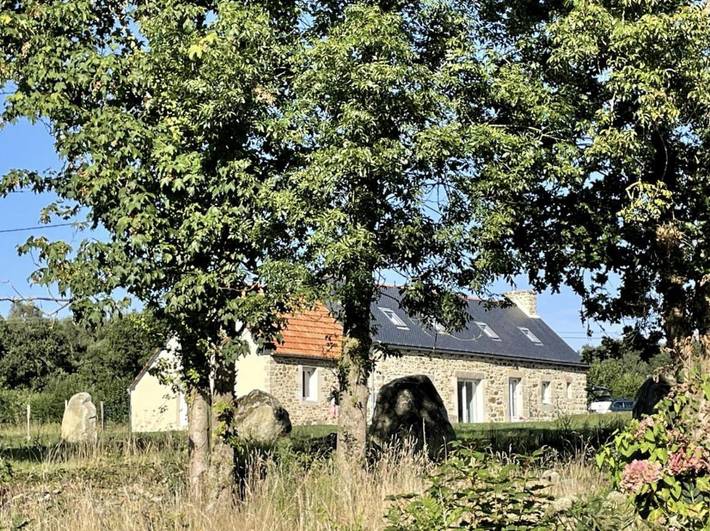 Gîte pour 2 personnes, avec vue et jardin à Plouëc-du-Trieux