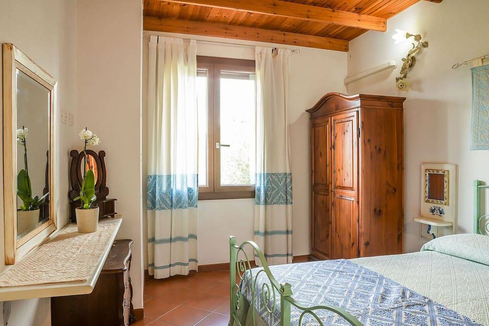 Wunderbaren Doppelhaushälfte kleine Villa mit Garten. in Chia, Domus De Maria