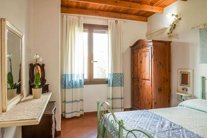 Charming small villa with outdoor area with private access nearby the sea in Chia, Domus De Maria