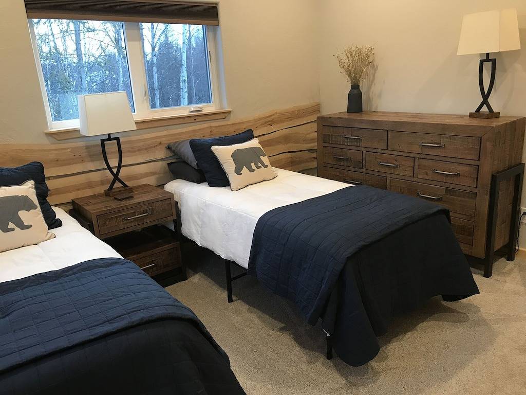 Built in 2021. Beautiful Wooded Lot. Minutes to Kenai, Soldotna & Kasiloff. in Kenai Peninsula