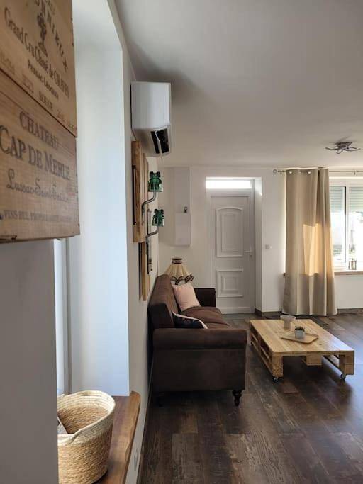 Appartement entier, T2 plain-pied, en centre-ville in Buzançais, Région de Châteauroux