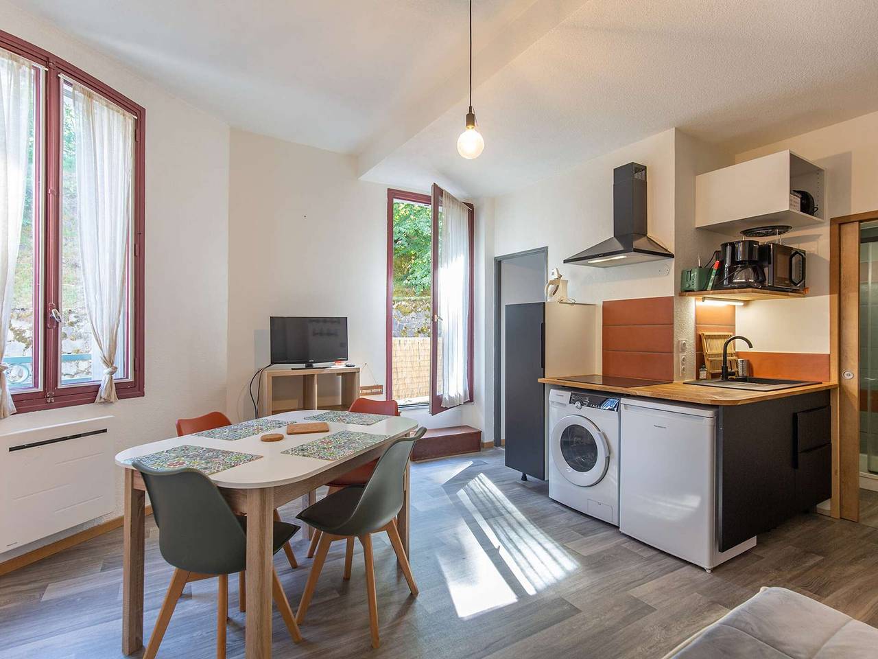Ganze Wohnung, Modernes T2, zentral, nahe Seilbahnen in Cauterets, Nationalpark Pyrenäen