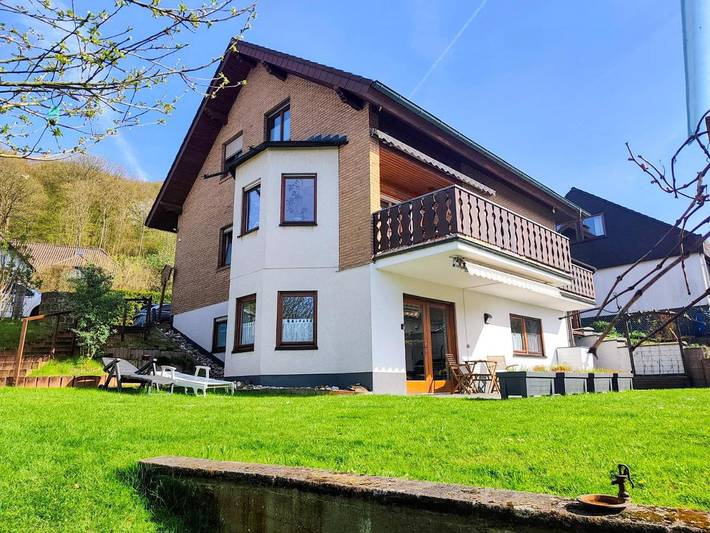 Ferienwohnung für 2 Personen, mit Balkon und Terrasse sowie Garten