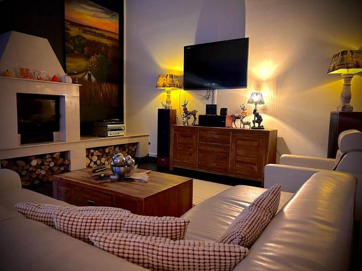 Villa für 20 Personen, mit Pool und Whirlpool sowie Sauna und Garten, kinderfreundlich am Balaton