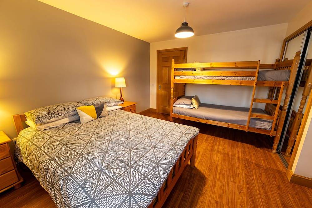 Ganze Wohnung, Apartment-Superior-Eigenes Badezimmer-1 Bedroom with Bunk Beds in Stranraer, Dumfries und Galloway