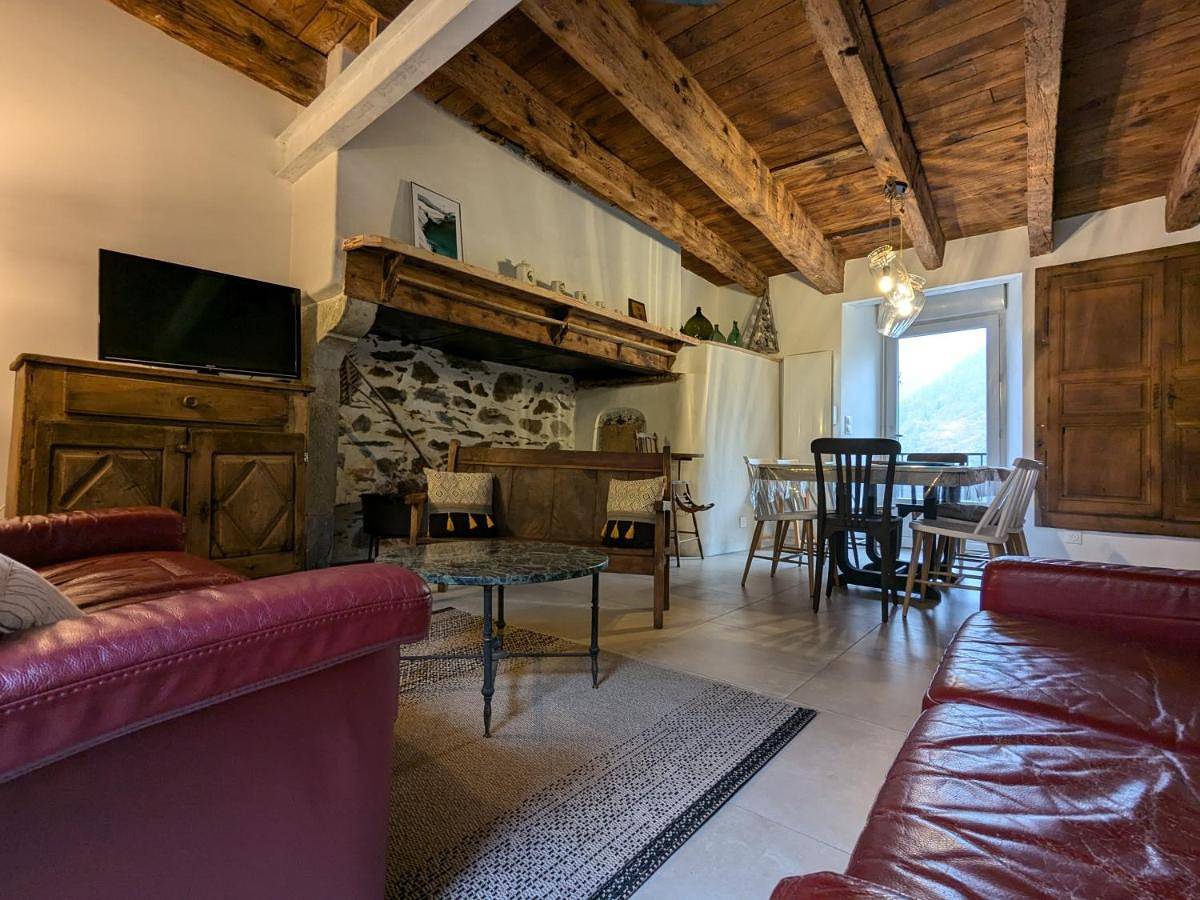 Four-Bedroom House in Viscos, Parc national des Pyrénées