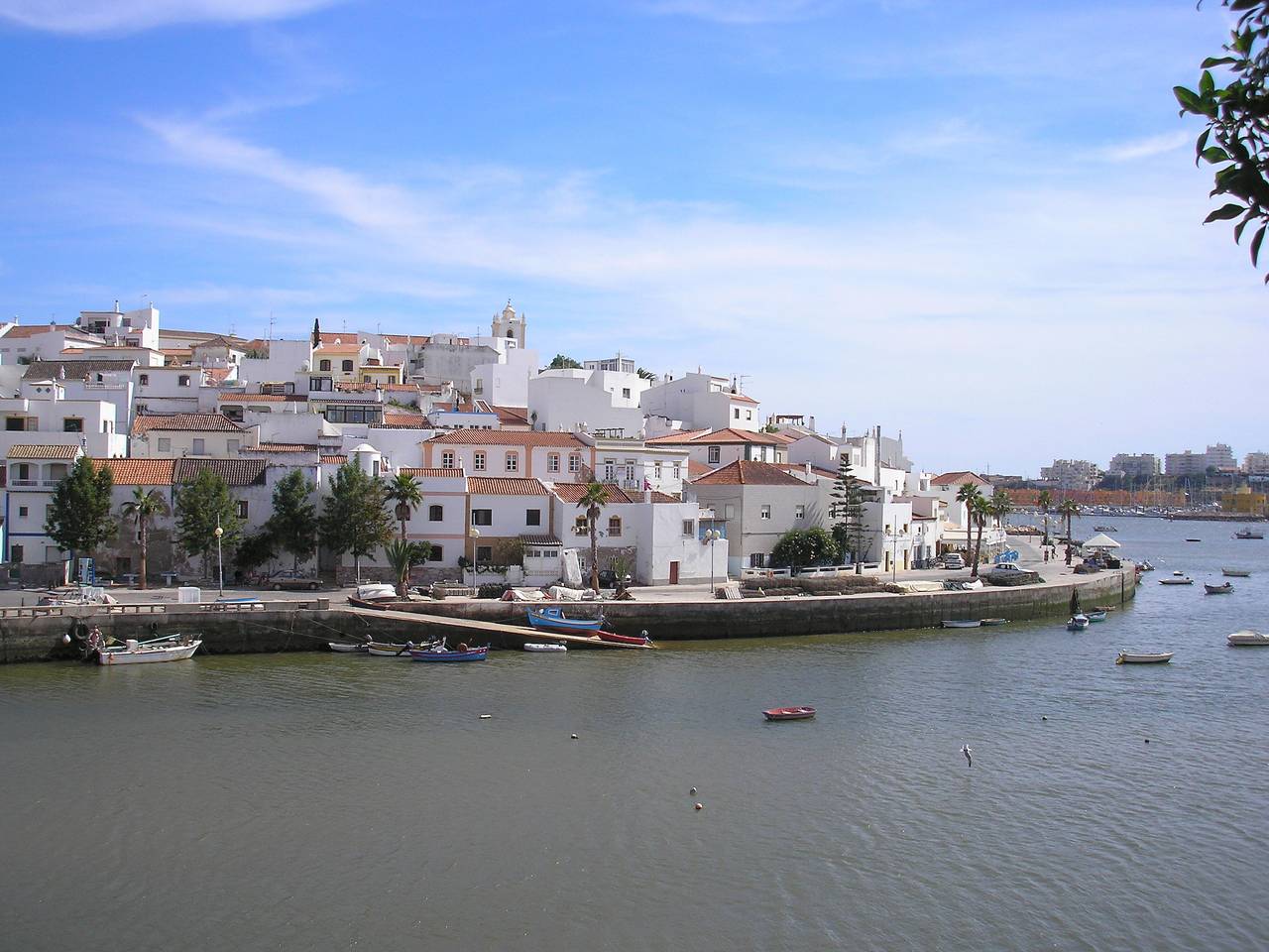 Apartamento vacacional entero, Apartamento de vacaciones para 4 personas con jardín in Ferragudo, Distrito de Faro