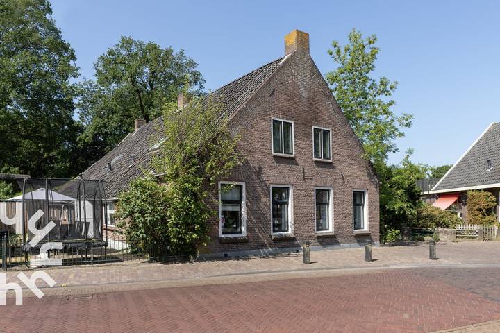 Boerderij voor 12 personen, met tuin en terras in Drenthe