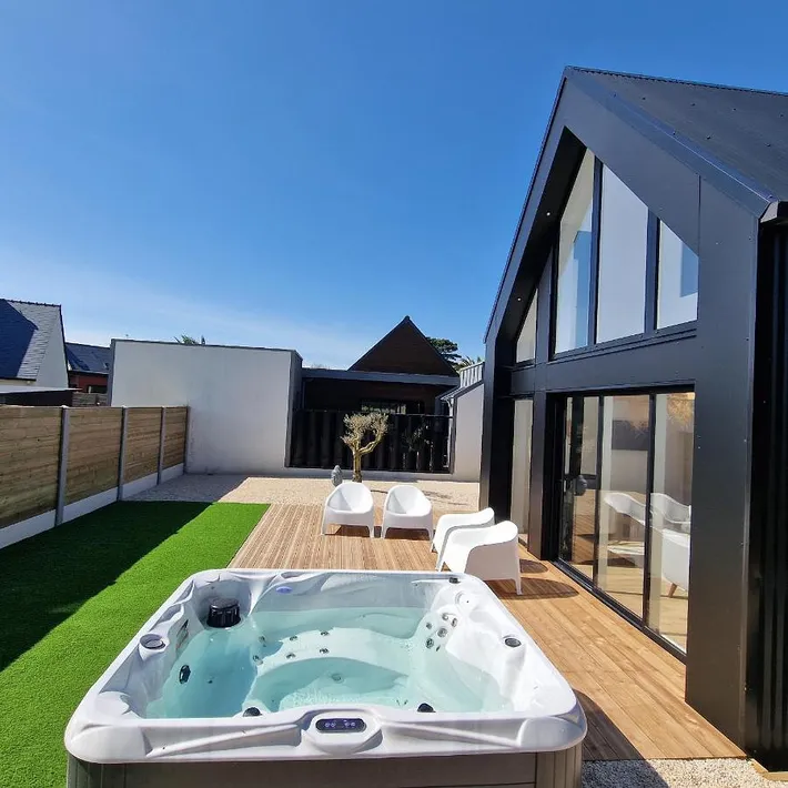 Casa de vacaciones para 7 personas, con piscina además de jardín y jacuzzi - 1