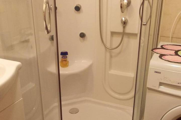 Ferienwohnung für 2 Personen, mit Pool und Balkon sowie Garten, mit Haustier in Karlobag - 4