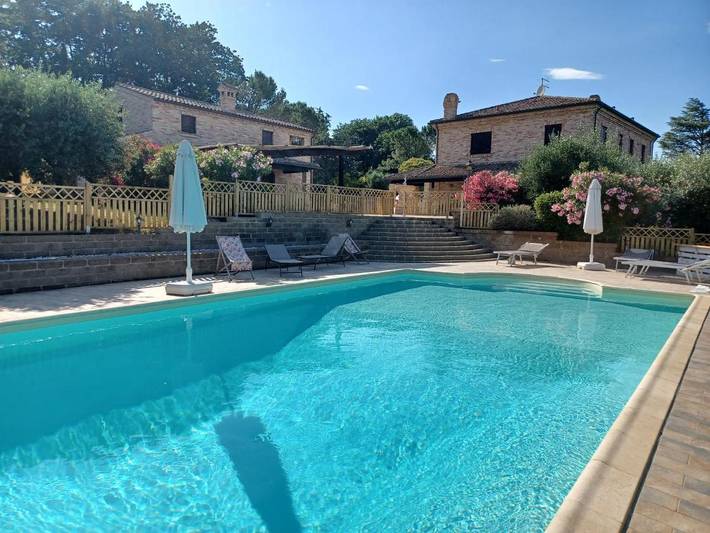 Villa per 8 persone, con Terrazza e Giardino nonché Piscina e Panorama a Civitanova Marche