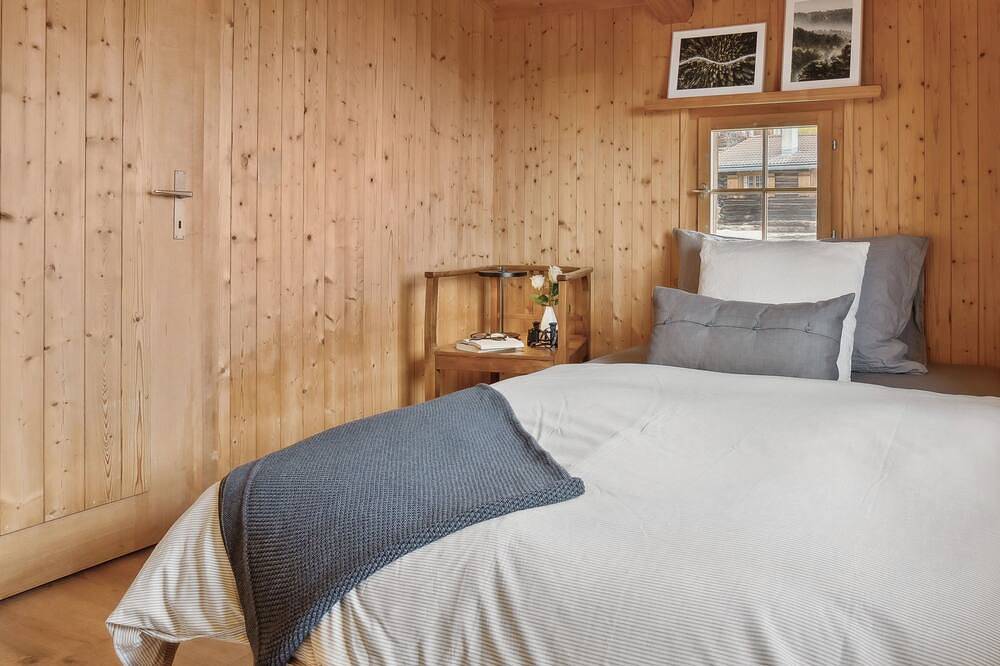 Ganze Wohnung, Maiensäss Stafel 45, (Mutten). in Oberhalbsteiner Alpen