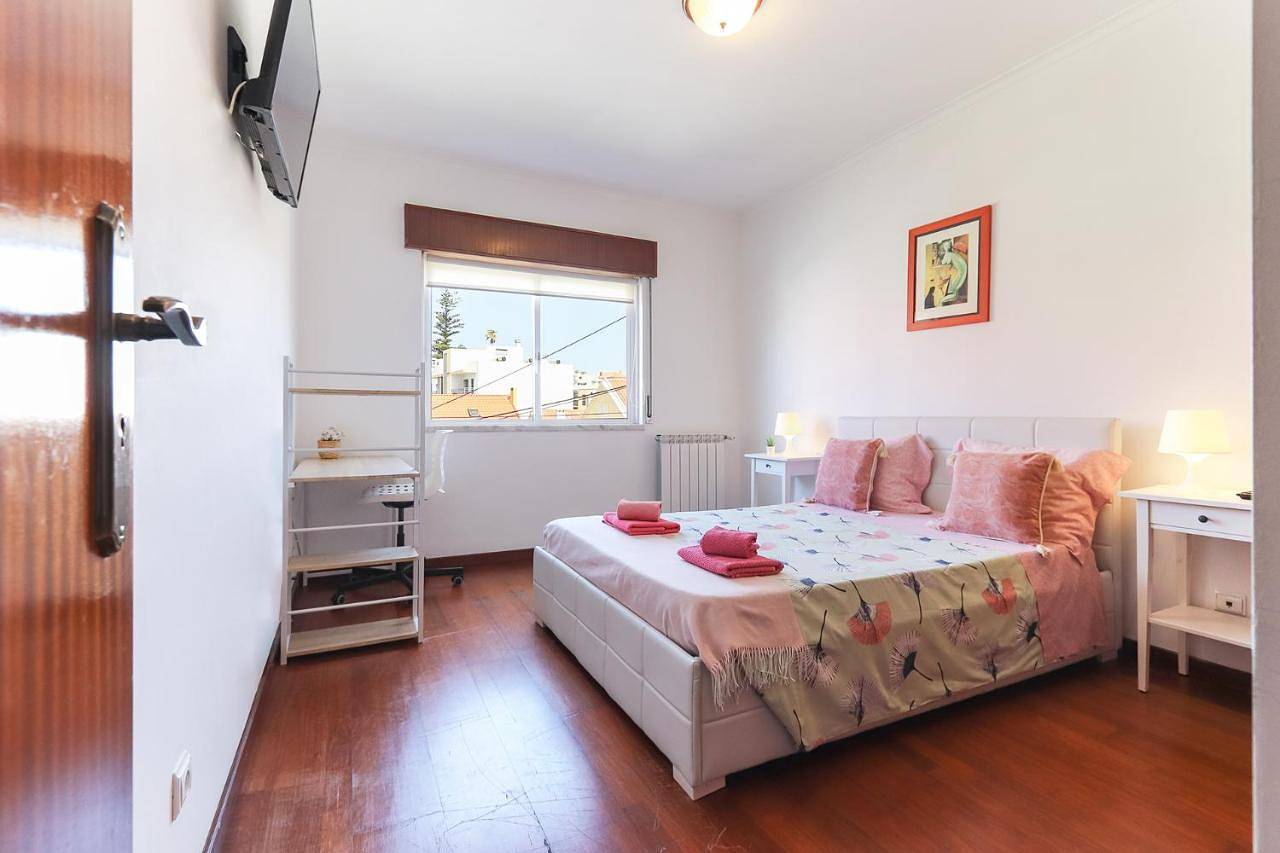 Double Room with Shared Bathroom in Benfica, Lisbonne