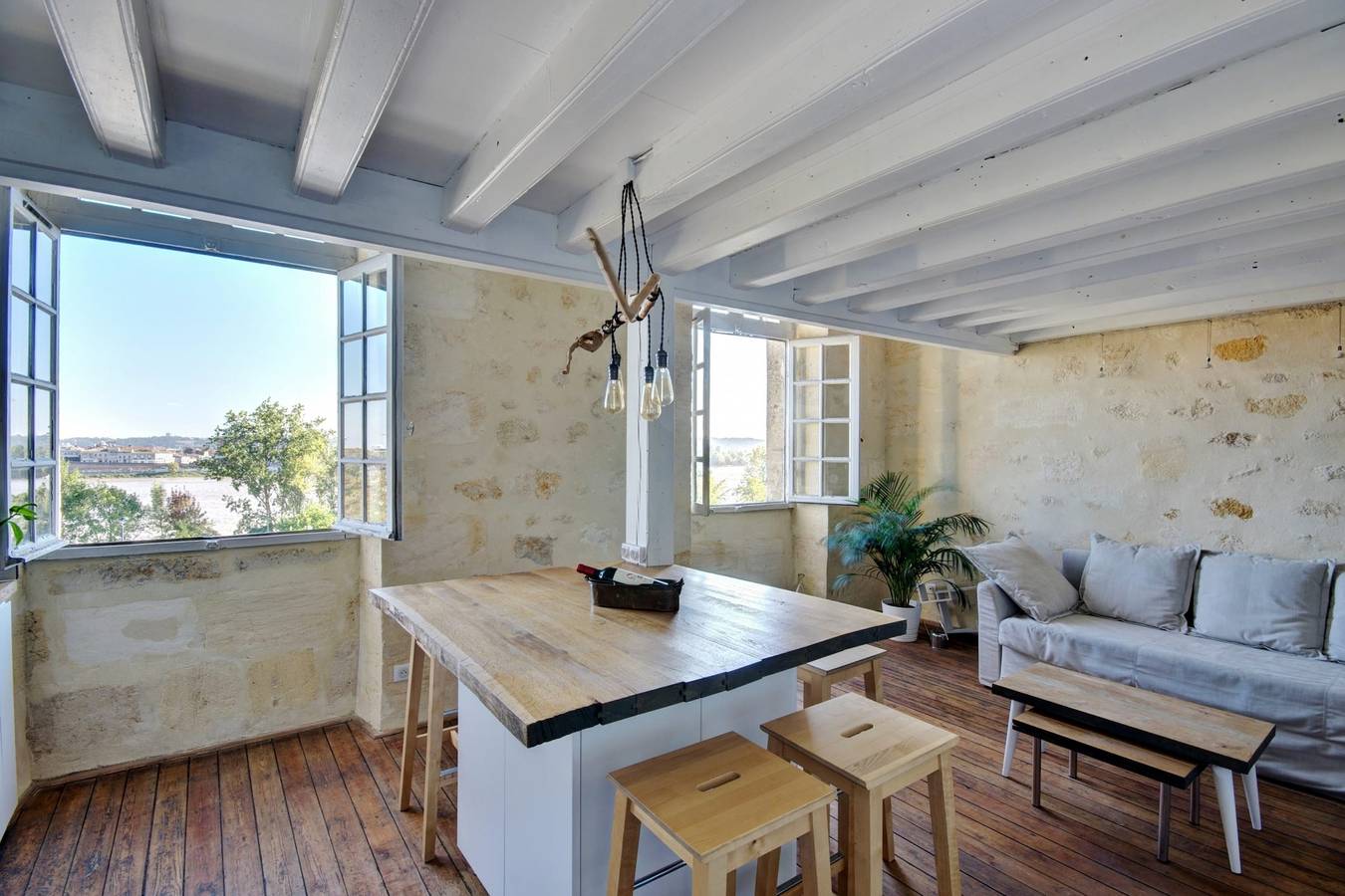 Appartamento intero, Magnificent Historic Duplex with View in Bordeaux in Bordeaux, Bordeaux e dintorni
