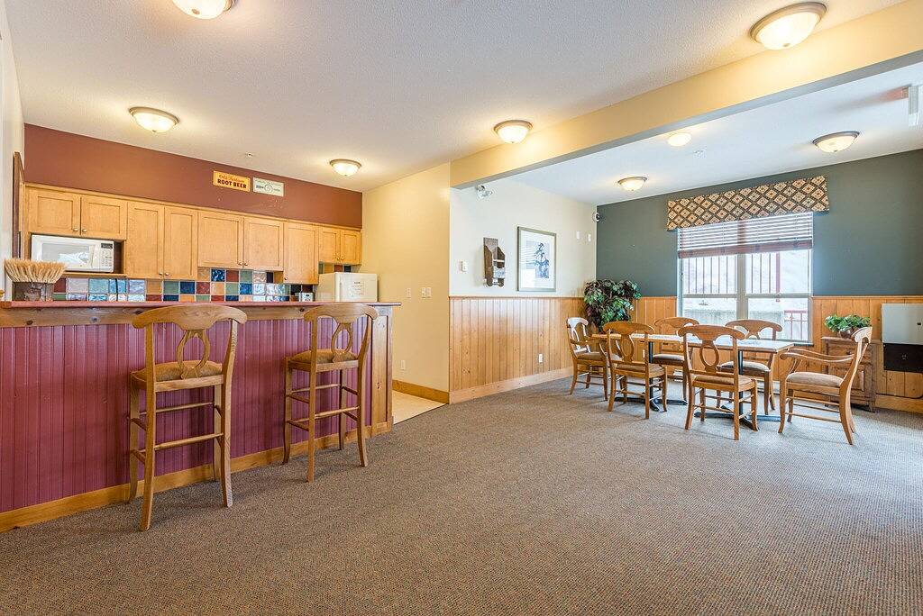 Ganze Wohnung, Amazing 2 Bedroom and 1 Bath Condo with Ski in/out Close to Silver Queen! in Silver Star