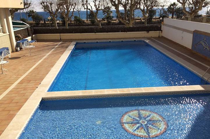 Apartamento para 6 personas, con sauna además de jardín y piscina en Calella