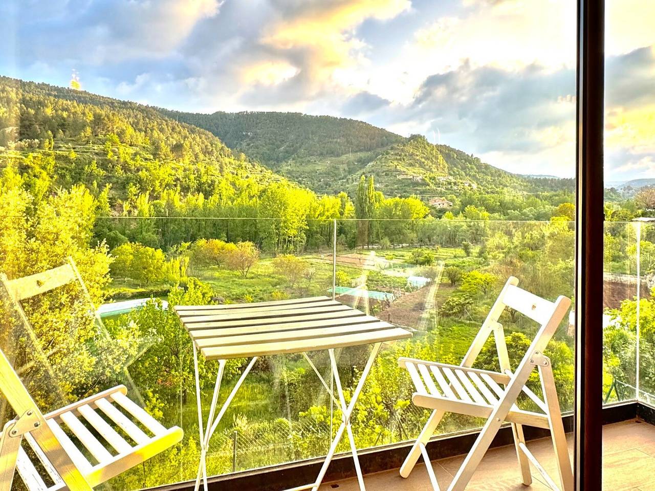 Appartement 'Duende' avec vue sur les montagnes, balcon et climatisation in Olba, Région de Teruel