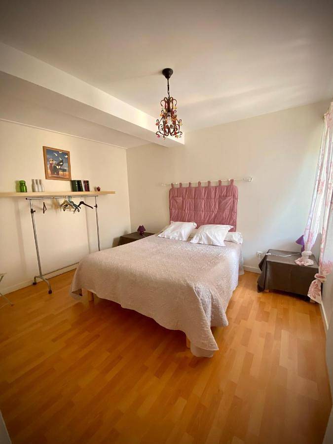 Appartement entier, Appartement de vacances pour 2 personnes avec terrasse in Carbonne, Haute-Garonne
