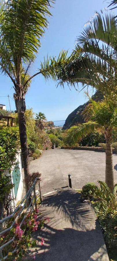 Privatzimmer für 2 Personen, mit Ausblick und Terrasse sowie Garten auf Madeira
