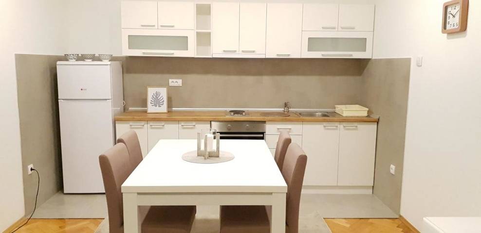 Gîte pour 6 personnes, avec jardin et vue à Novi Sad - 4