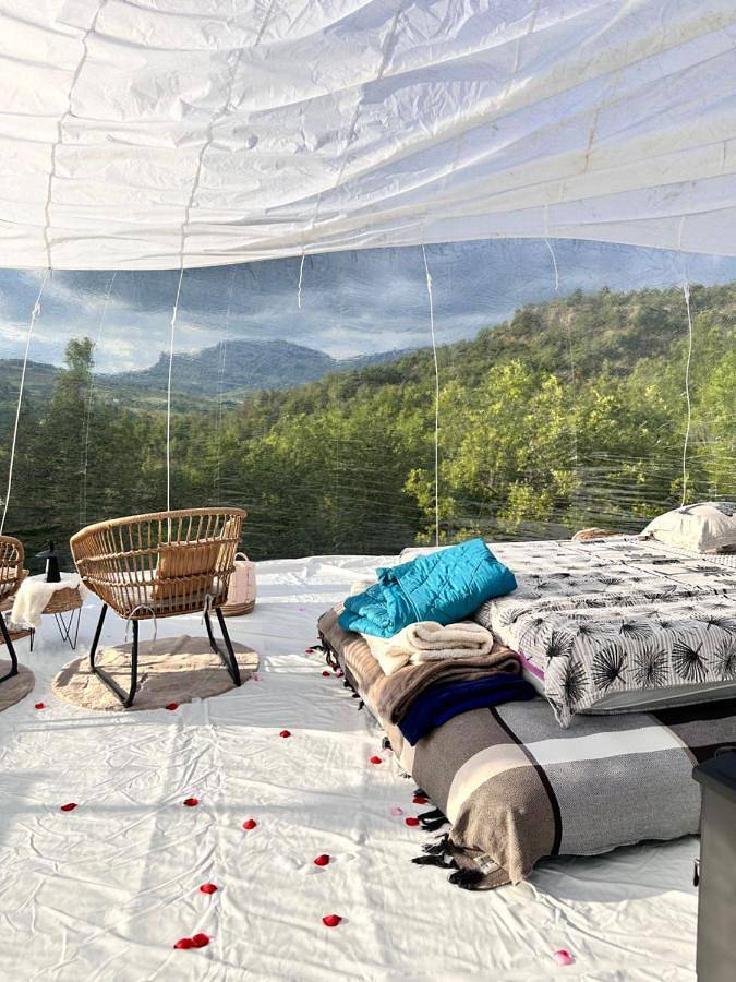 Tente pour 2 personnes, avec terrasse ainsi que vue et jardin dans les Alpes-de-Haute-Provence