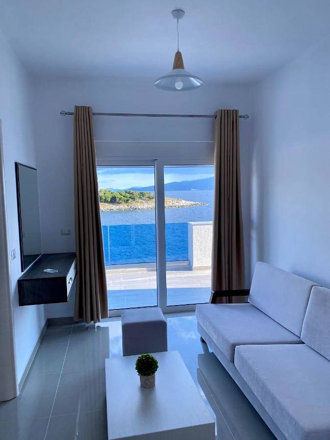 Maison d’hôte pour 3 personnes, avec balcon ainsi que jardin et vue à Saranda - 3