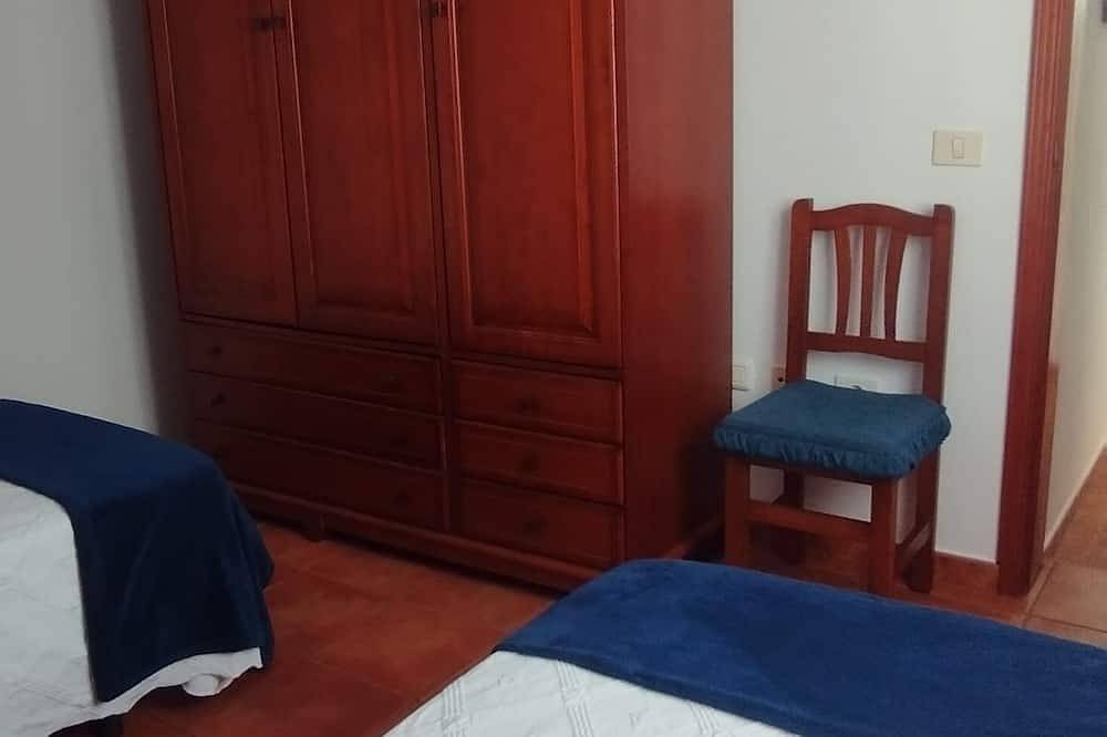 Casa el Nisperero. Casa rústica en un lugar tranquilo, ideal para el descanso. in Fuencaliente de La Palma, La Palma Sur