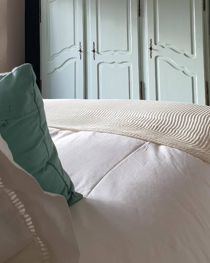 Location de vacances pour 2 personnes, avec terrasse et piscine ainsi que vue et jardin à Port-Saint-Père - 4