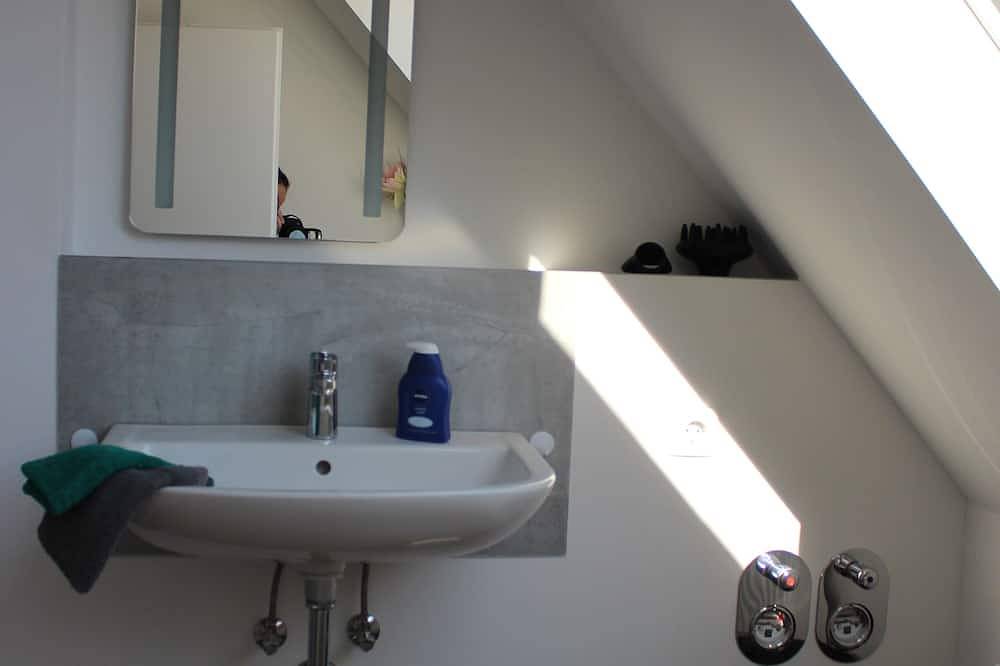 Ganze Wohnung, Gemütliche Ferienwohnung im Zentrum von Kirrweiler in Kirrweiler, Südliche Weinstraße