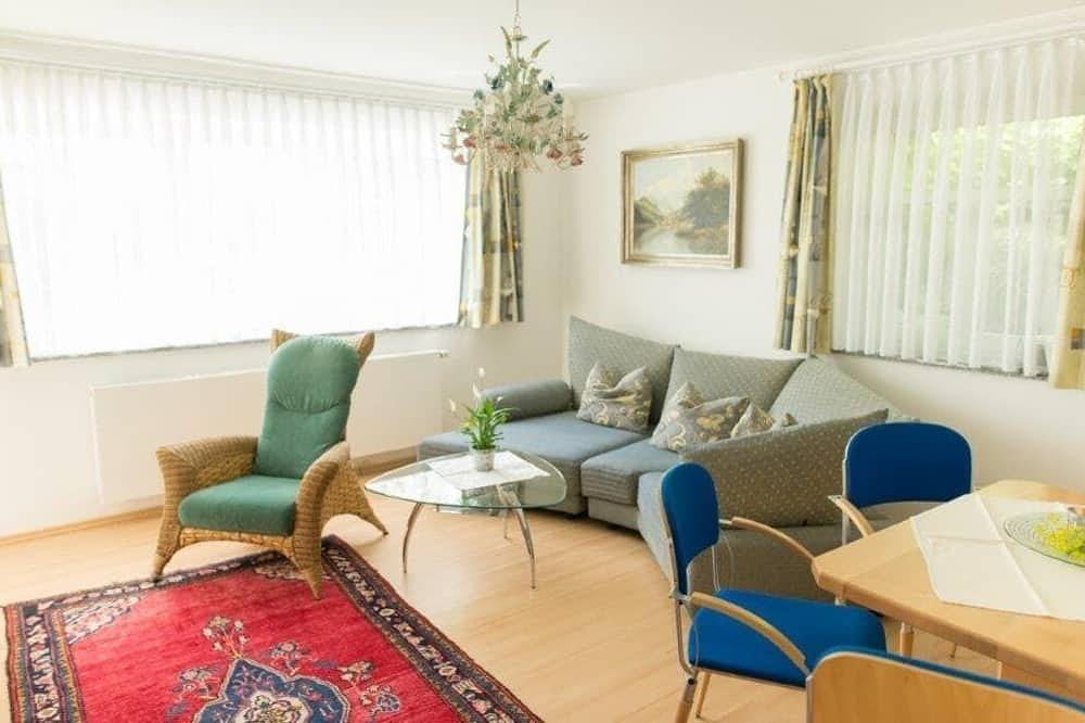 Ganze Wohnung, Ferienwohnung mit Terrasse und voll ausgestatteter Küche in Neualbenreuth, Ostbayern