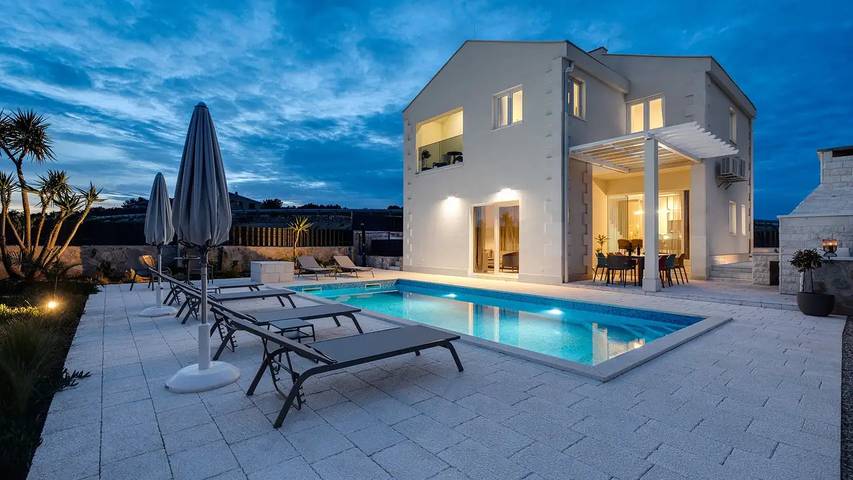 Villa pour 8 personnes, avec piscine et jardin ainsi que jacuzzi et terrasse dans Šolta - 3