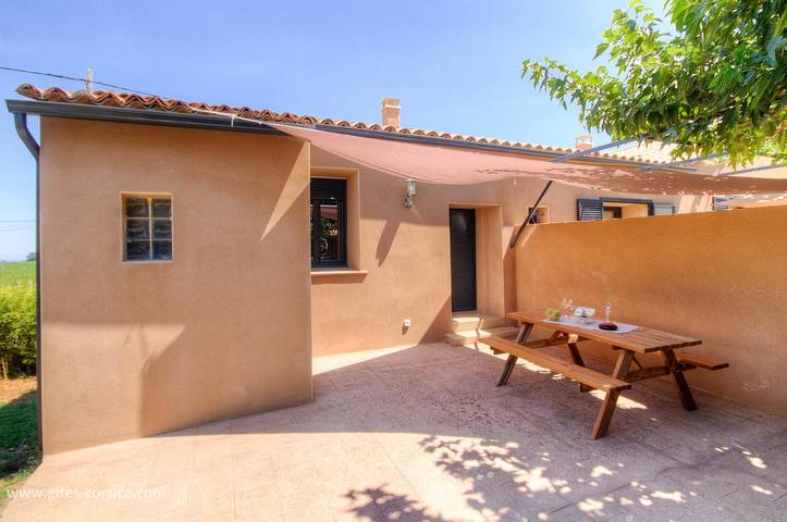 Gîte pour 2 personnes, avec Terrasse à Tallone