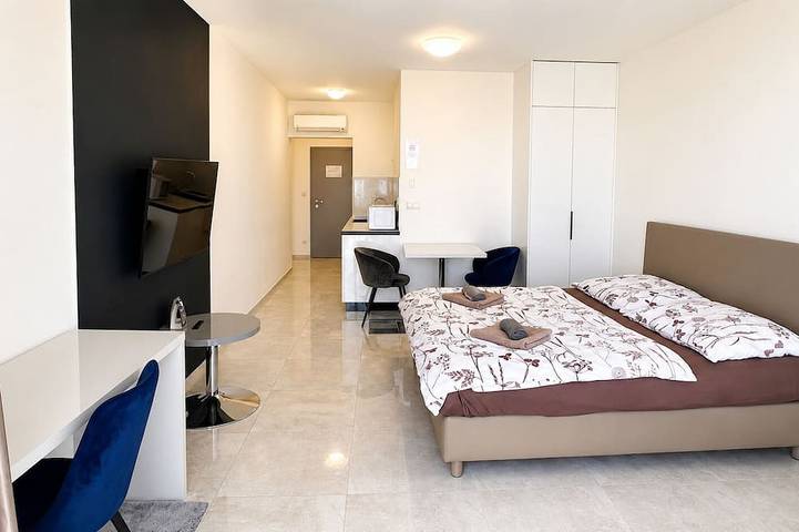 Ganze Wohnung, 1 room Apartment with AC, Vienna Gate 3 in Bratislava, Bratislava und Umgebung