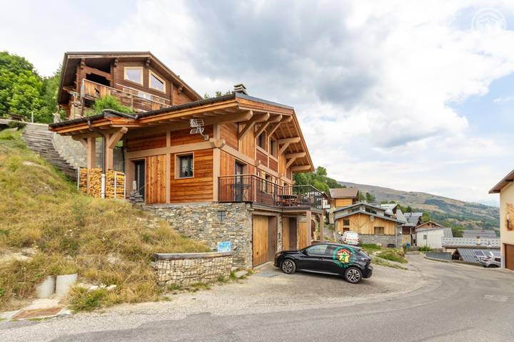 Gîte pour 4 personnes, avec Terrasse à Granier