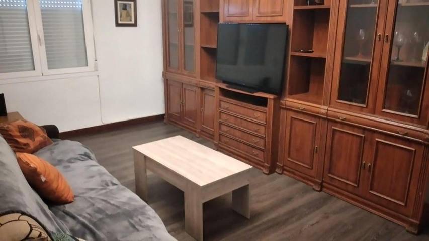 Gîte pour 7 personnes, avec vue à Huarte - 2