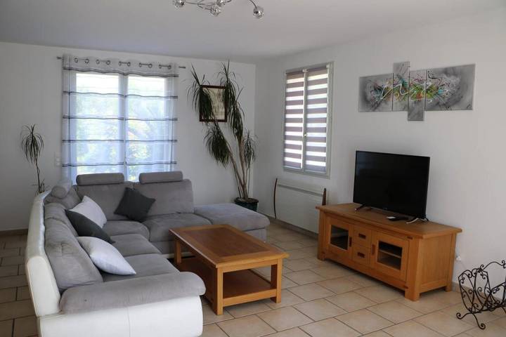 Location de vacances pour 6 personnes, avec jardin et vue à Cucuron - 2