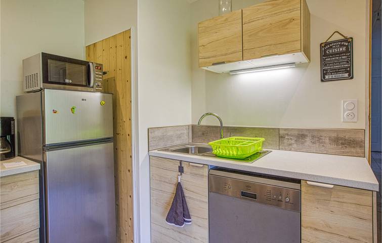 Appartement de vacances entier, Appartement moderne avec parking, jardin et Internet, 200m de Grand-Vabre in Conques-en-Rouergue, Aveyron