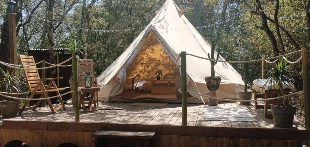 Tente pour 2 personnes, avec Jacuzzi et Terrasse ainsi que Jardin et Vue