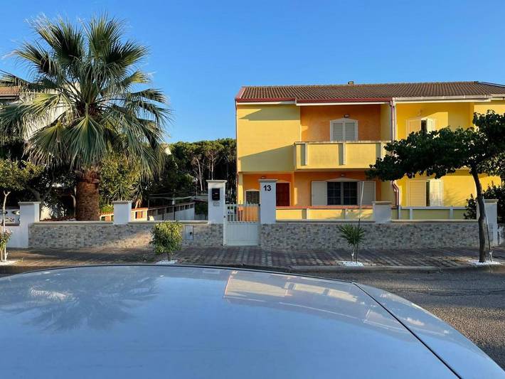 Casa vacanza per 5 persone, con panorama e giardino nonché terrazza, con animali domestici in Carbonia