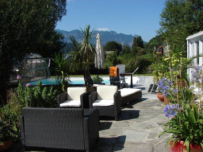 Ferienwohnung für 4 Personen, mit Balkon und Terrasse sowie Garten und Pool
