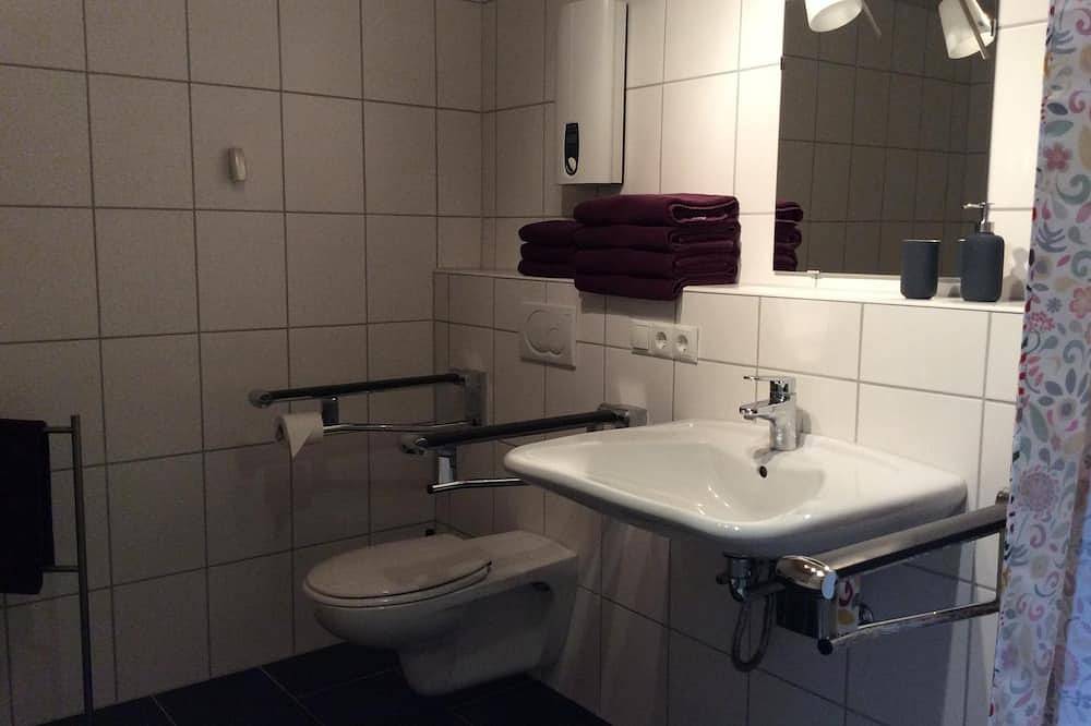 Ganze Wohnung, Barrierefreie Ferienwohnung mit herrlichem Ausblick in Roßbach, Rheinland-Pfalz