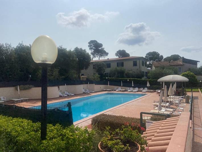 Ferienwohnung für 4 Personen, mit Pool und Garten sowie Terrasse und Ausblick - 1