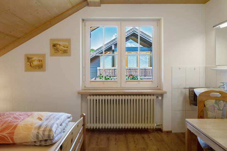 Chambre 'Lerche' avec vue sur les montagnes, terrasse privée et Wi-Fi in St. Märgen town, St. Märgen