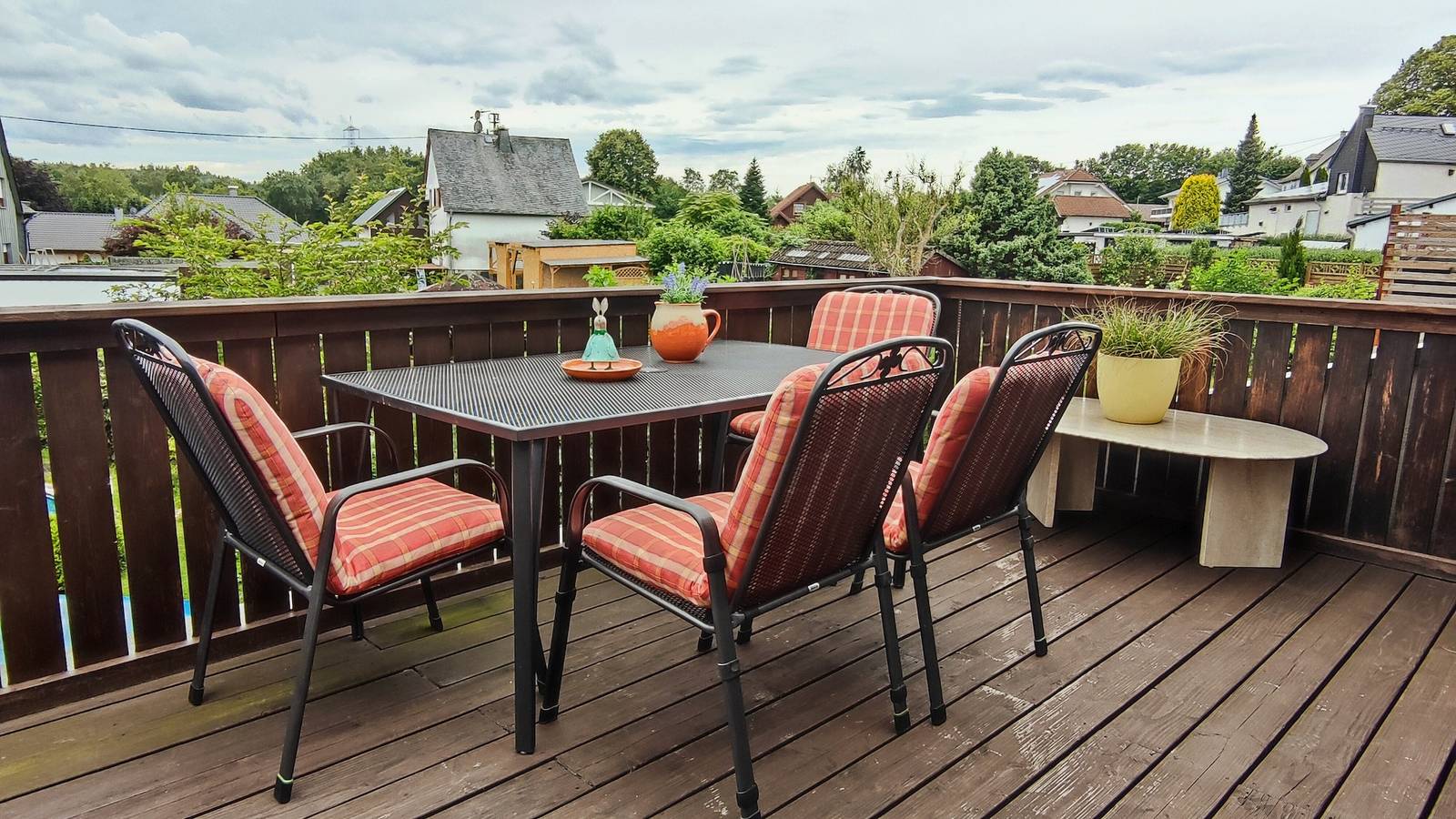 Ganze Wohnung, Ferienwohnung 'Uschi' mit Pool, Gemeinschaftsgarten und Wlan in Welschneudorf, Lahn-Taunus